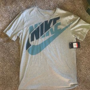 Nike gray tee NWT